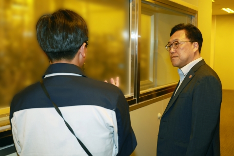 김병환 "첨단산업 경쟁력에 경제 미래···금융권 총력지원"