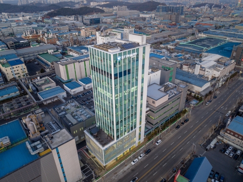 에스티팜, 올리고·mRNA 캡핑 대량생산 신기술 도입