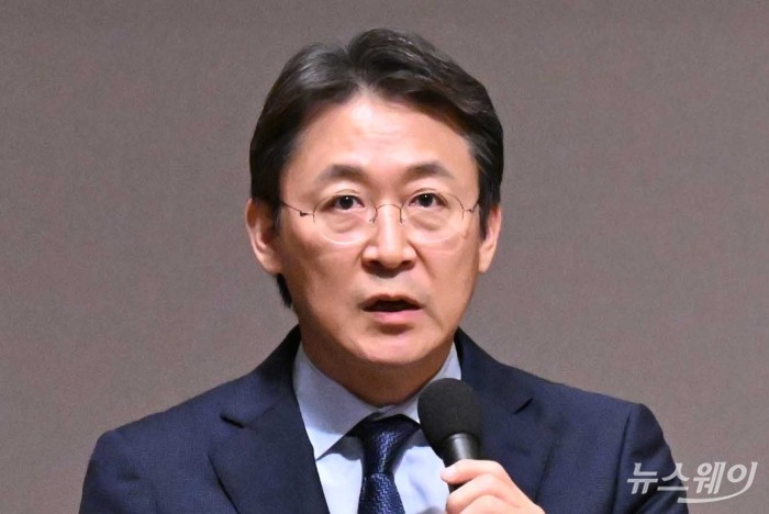 권대영 금융위원회 사무처장이 23일 오후 서울 중구 한국프레스센터에서 열린 '티몬·위메프 미정산 사태 방지를 위한 대규모유통업법·전자금융거래법 개정안' 공청회에서 인사말을 하고 있다. 사진=강민석 기자 kms@newsway.co.kr
