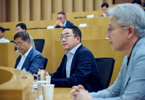 구광모 회장 "AI, 사람 향해야"···LG, AI 대학원 개원