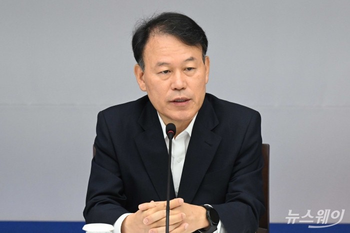 윤한홍 국회 정무위원장이 26일 오전 서울 중구 대한상공회의소에서 열린 '윤한홍 국회 정무위원장 초청 간담회'에서 인사말을 하고 있다. 사진=강민석 기자 kms@newsway.co.kr