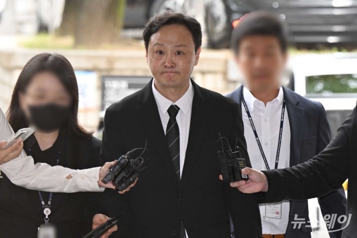 류광진 티몬 대표가 10일 오전 서울 서초구 중앙지방법원에서 열린 구속 전 피의자 심문(영장실질심사)에 특정경제범죄 가중처벌 법률 위반(사기·횡령·배임) 등 혐의로 법원에 출석하고 있다. 사진=강민석 기자 kms@newsway.co.kr