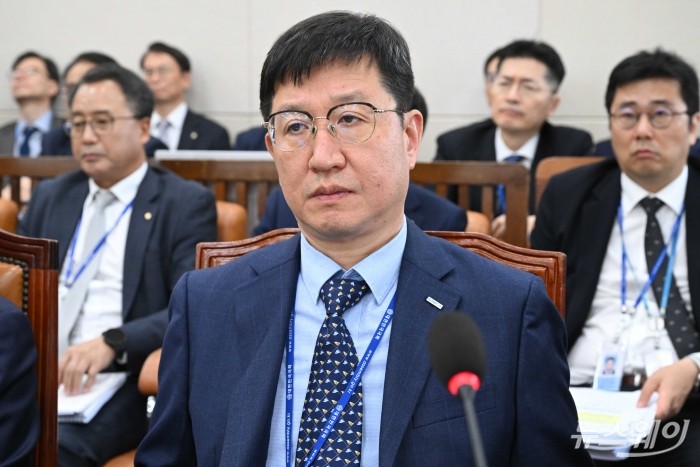 성창훈 한국조폐공사장이 29일 오후 서울 여의도 국회 기획재정위원회에서 열린 기획재정부·한국은행·한국수출입은행·한국조폐공사·한국투자공사·한국재정정보원·한국원산지정보원·한국통계정보원에 대한 2024년도 종합국정감사에 출석해 자리하고 있다. 사진=강민석 기자 kms@newsway.co.kr