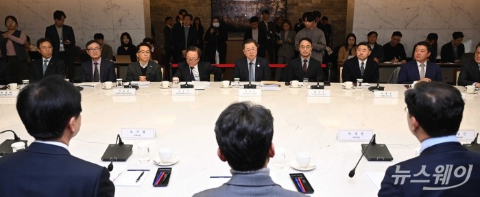 박일준 대한상공회의소 상근부회장이 29일 오전 서울 중구 대한상공회의소에서 열린 '주식시장 활성화 TF' 경제계 간담회에서 모두발언을 하고 있다. 사진=강민석 기자 kms@newsway.co.kr