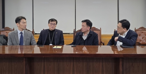 6시간 계엄에 폭등한 환율 '안정'···한은, 임시 금통위 열고 시장 대응(종합)