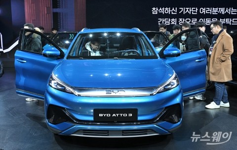 테슬라 밀어낸 BYD···저가 전략이 판도 바꿨다