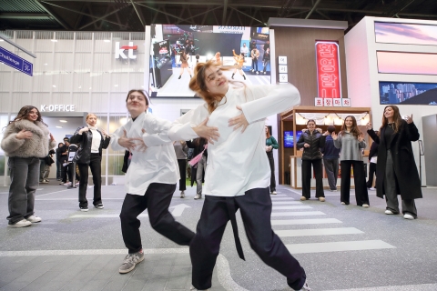 KT가 만드는 AI 혁신 'K-컬처'로 구현