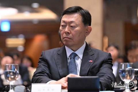 신동빈 롯데 회장, 15일 사장단 회의···새해 혁신 전략 논의