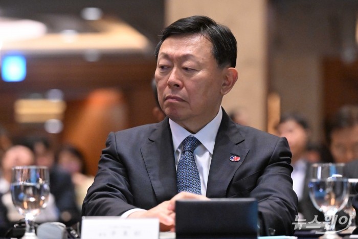 신동빈 롯데그룹 회장이 27일 오후 서울 중구 롯데호텔에서 열린 제57회 한일경제인회의에 참석해 자리하고 있다. 사진=강민석 기자 kms@newsway.co.kr