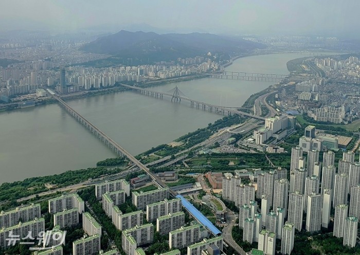 서울 한강변 아파트 단지 전경. 사진=뉴스웨이DB