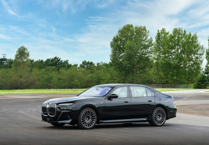 BMW 740i 및 750e xDrive M 스포츠 스페셜 에디션. 사진=BMW 코리아 제공