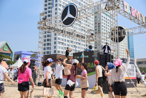 토론회 인사말 밝히는 이정문 민주당 의원