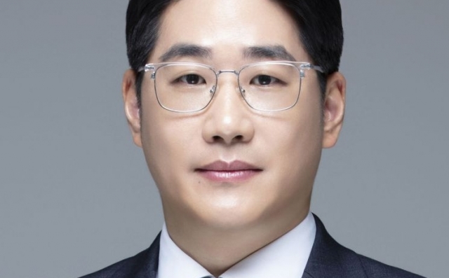 신장식 조국혁신당 의원이 6일 오전 서울 여의도 국회의원회관에서 열린 '중단된 제4인터넷뱅크, 재추진 필요한가?' 토론회에서 인사말을 하고 있다. 사진=강민석 기자 kms@newsway.co.kr