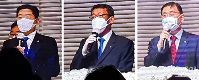 4일 오후 7시 서울 중구 장충동 소재 제이그랜하우스에서 진행된 ‘한남3구역 재개발 정비사업 총회 및 입찰 시공사 1차 설명회’에 참석한 입찰 3사 대표가 인사말을 전하고 있다. (왼쪽부터)김규화 GS건설 주택건축 대표, 배원복 대림산업 대표이사, 윤영준 현대건설 주택사업 총괄 대표(부사장). 사진=이수정 기자