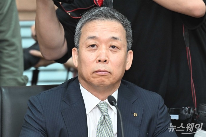 윤병운 NH투자증권 대표이사가 3일 오전 서울 여의도 금융투자협회에서 열린 증권회사 CEO 간담회에 참석해 자리하고 있다. 사진=강민석 기자 kms@newsway.co.kr