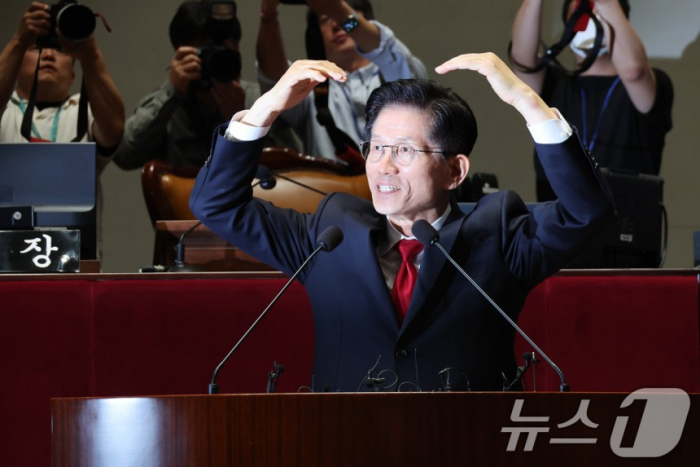 김문수, 상임선대위원장에 홍준표 임명···洪 "미국 안 가고 직 수락" 기사의 사진