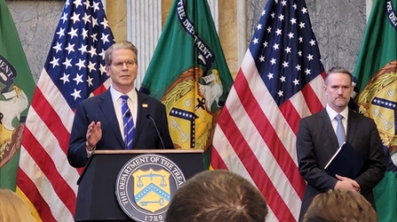 미국 스콧 베선트 재무부 장관과 제이미슨 그리어 미국무역대표(USTR)가 15일(현지시간) 워싱턴DC 재무부에서 기자회견을 하고 있다. 사진=연합뉴스